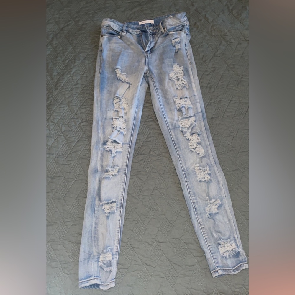 Ripped skinny jeans